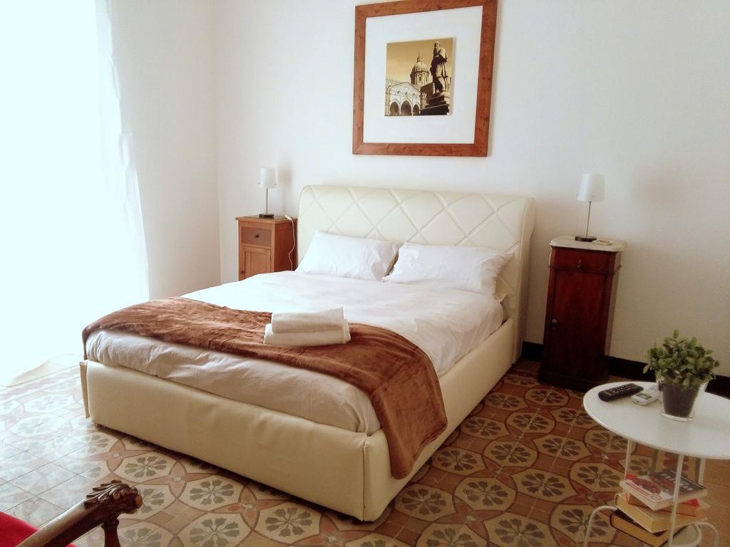 Aragona Rooms パレルモ エクステリア 写真